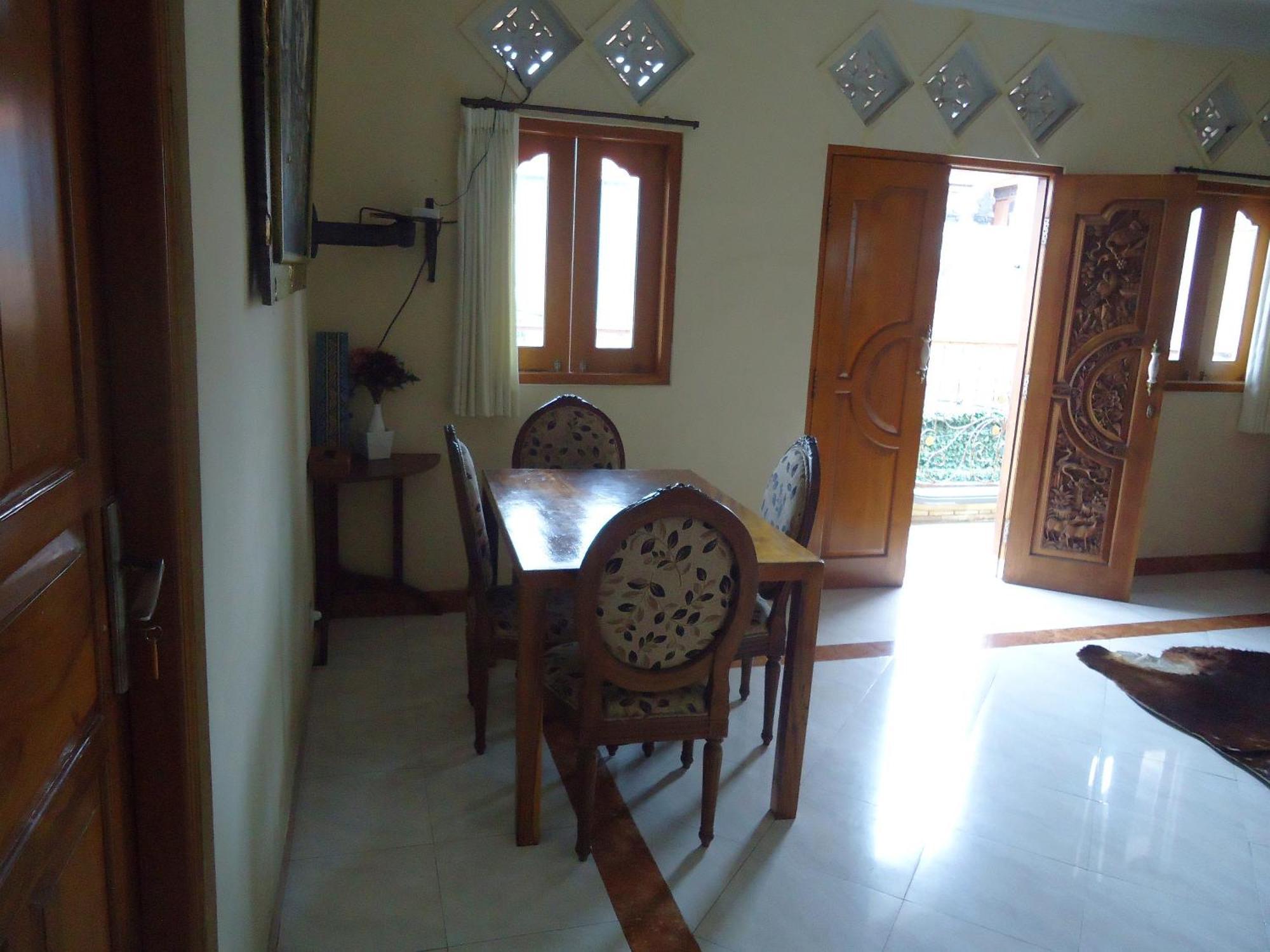 The Reinhold Guesthouse Bali Керобокан Екстер'єр фото